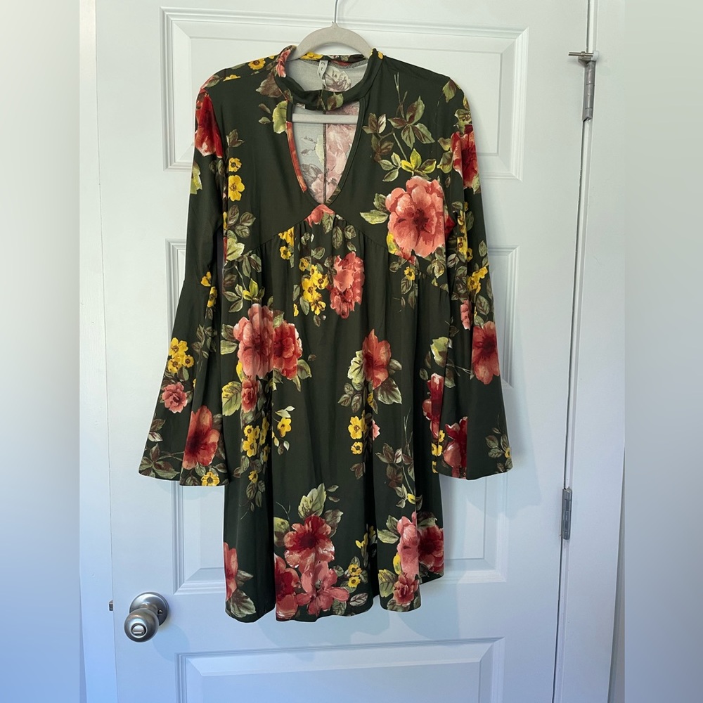 MTS- Green Floral Dress- Size Large